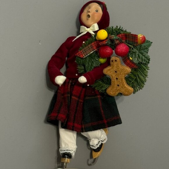 Vintage Byers Choice Carolers Christmas Figurine Chalfont Ice Skates SIGNED Girl - Picture 1 of 4
